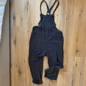 Aerie muslin overalls/romper - never worn, no tags - size L